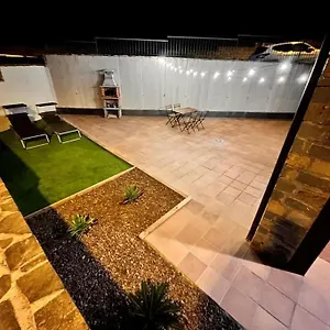 Precioso Bajo Con Jardin En Apartamento